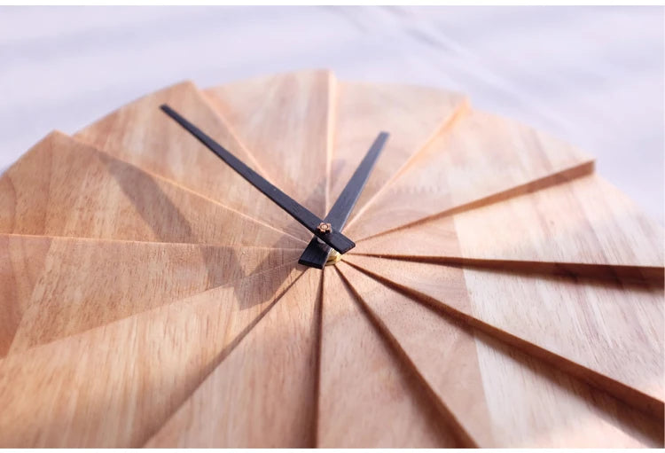 Handmade Modern Solid Wood Wall Clock, Quiet and Non-ticking Clock, Natural Rubber Wood, 28cm